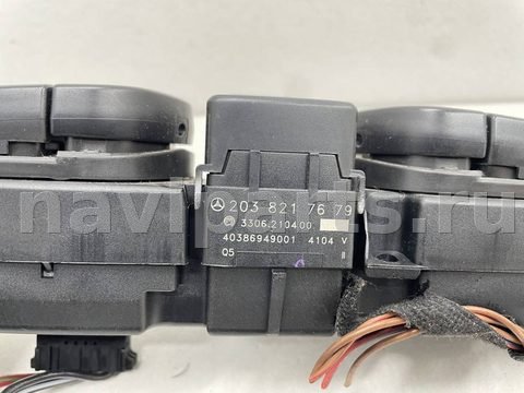 Кнопка обогрева сидений Mercedes C W203, 2003 г., OEM A2038217679, арт. 17465_2, фото 3
