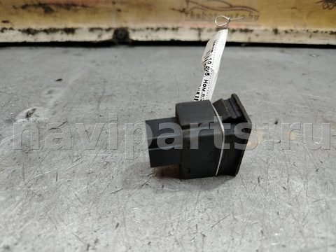 Кнопка обогрева сидений Nissan Almera N16, 2000 г., OEM 261246, арт. 194611, фото 2