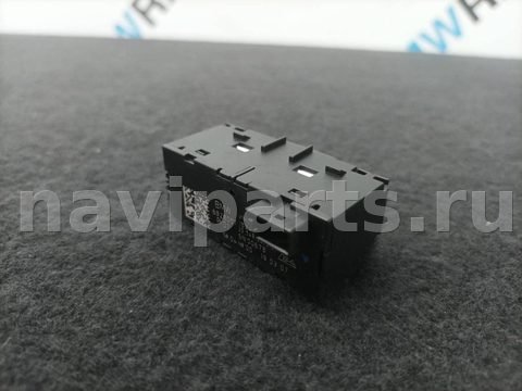 Кнопка обогрева сидений BMW X5 G05, 2019 г., OEM 6828057, арт. 458-23, фото 2