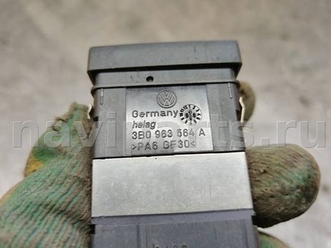 Кнопка обогрева сидений Volkswagen Passat B5, 1996 г., арт. 92289, фото 3