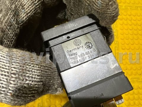 Кнопка обогрева сидений Volkswagen Passat, 2003 г., OEM 3B0963564C, арт. 93309_1, фото 2