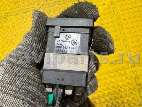 Кнопка обогрева сидений Volkswagen Passat, 2003 г., OEM 3B0963563C, арт. 93338_1