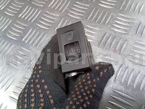 Кнопка обогрева сидений Volkswagen Passat B5, 2004 г., OEM 3B0963564C, арт. 98551226