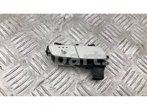 Кнопка обогрева сидений Mercedes C W205, 2016 г., OEM A2139057302, арт. 999593769515_1