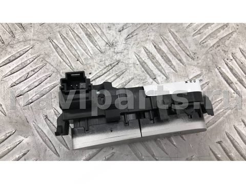 Кнопка обогрева сидений Mercedes GLC X253, 2018 г., OEM A2139057302, арт. 999593769515, фото 3