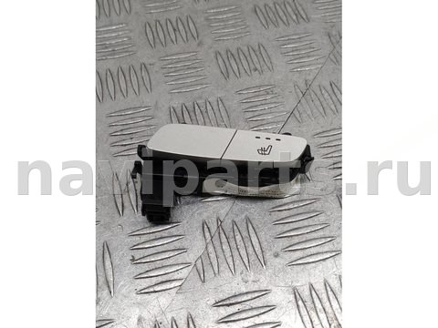 Кнопка обогрева сидений Mercedes C W205, 2018 г., OEM A2139057502, арт. 999593993325