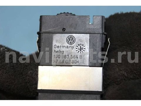 Кнопка обогрева сидений Volkswagen Golf, 1998 г., OEM 1J0963564B, арт. C554, фото 3