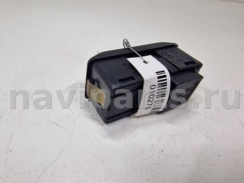 Кнопка открывания люка BMW 5 E39, 1997 г., OEM 8352182, арт. 010278
