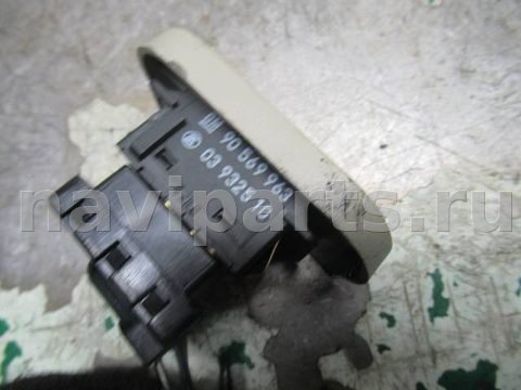 Кнопка открывания люка Opel Astra, 1998 г., OEM 90569963, арт. 0106982, фото 2