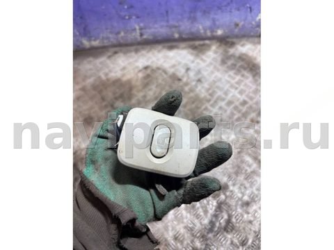 Кнопка открывания люка Nissan Qashqai+2, 2009 г., арт. 102709706
