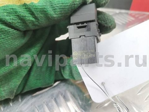 Кнопка открывания люка Volkswagen Touran, 2007 г., OEM 1T0959833A, арт. 1573277, фото 3
