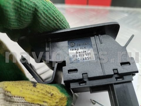Кнопка открывания люка Volkswagen Touran, 2004 г., OEM 1T0959833A, арт. 1632039, фото 3