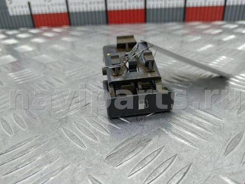 Кнопка открывания люка Ford Ranger, 2007 г., арт. 1732352