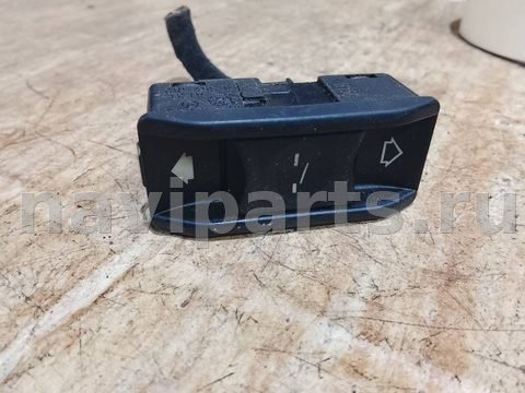 Кнопка открывания люка BMW 3 E46, 2000 г., OEM 8352182, арт. 2710KS