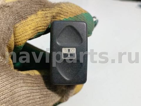 Кнопка открывания люка Land Rover Discovery, 2000 г., OEM YUF101780, арт. 36498