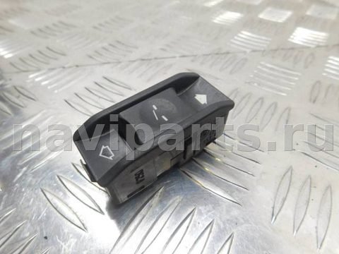 Кнопка открывания люка BMW 7 E38, 2001 г., OEM 8352182, арт. 4129870