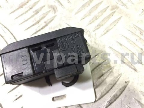 Кнопка открывания люка BMW 7 E38, 2001 г., OEM 61318352182, арт. 43208258, фото 2