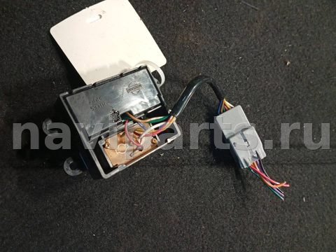 Кнопка открывания люка Nissan Murano, 2005 г., арт. 46023081404, фото 2