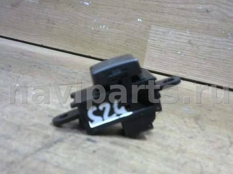 Кнопка открывания люка Mitsubishi Space Runner, 2002 г., арт. 503KS, фото 2