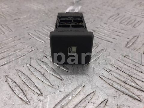 Кнопка открывания люка Land Rover Discovery, 2001 г., OEM YUG102390, арт. 644573