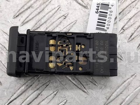 Кнопка открывания люка Land Rover Discovery, 2001 г., OEM YUG102390, арт. 644573, фото 2