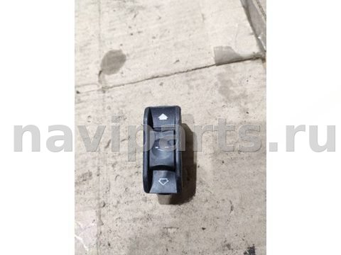 Кнопка открывания люка BMW 5 E39, 2000 г., OEM 61318352182, арт. 94215327