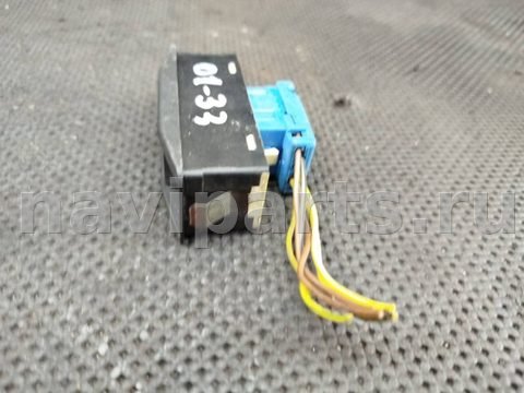 Кнопка открывания люка BMW 5 E34, 1991 г., OEM 1378442, арт. B01-33, фото 2