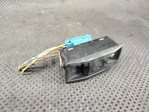 Кнопка открывания люка BMW 5 E34, 1991 г., OEM 1378442, арт. B01-33, фото 4
