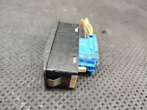 Кнопка открывания люка BMW 5 E34, 1991 г., OEM 1378442, арт. B01-33, фото 5