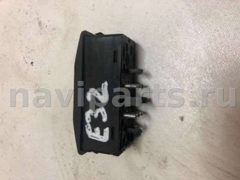 Кнопка открывания люка BMW 7 E32, 1991 г., арт. B42271899, фото 2