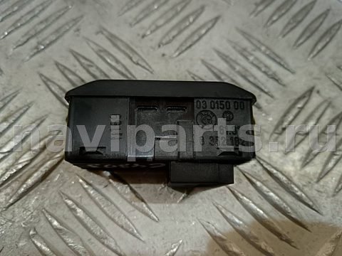 Кнопка открывания люка BMW 5 E39, 2002 г., OEM 8352182, арт. B64303, фото 2