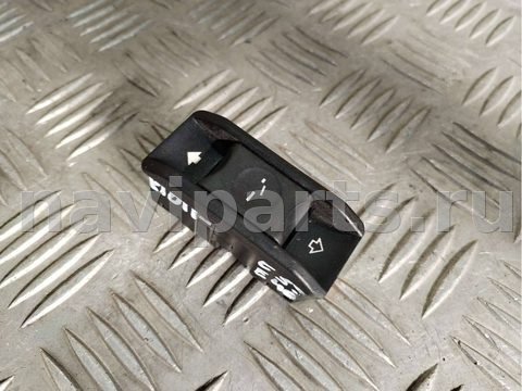Кнопка открывания люка BMW 3 E46, 2002 г., OEM 6907288, арт. B81011_2, фото 2