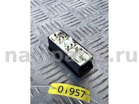 Кнопка открывания люка BMW 7 E32, 1994 г., арт. BM01957_3, фото 2