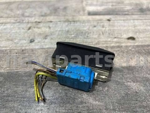 Кнопка открывания люка BMW 5 E34, 1993 г., OEM 1378862, арт. G6446, фото 4