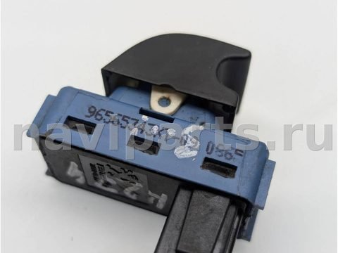 Кнопка открывания люка Peugeot 5008, 2010 г., OEM 965653343XT, арт. K2745900_3, фото 4