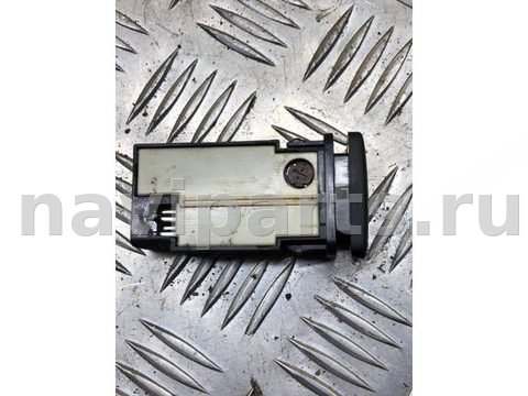 Кнопка противотуманных фар Toyota Hilux, 2014 г., OEM 8416533040, арт. 201339, фото 3