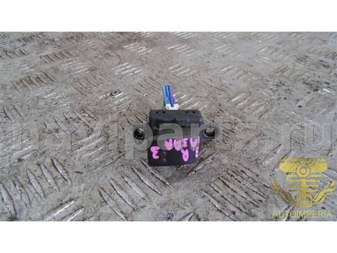 Кнопка стеклоподъёмника задняя правая Mazda 3, 2008 г., арт. 00053947