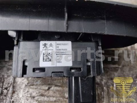 Кнопка стеклоподъёмника задняя правая Citroen C4, 2015 г., OEM 96657926XT, арт. 00066280, фото 2