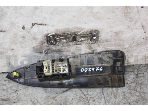 Кнопка стеклоподъёмника задняя правая Toyota RAV4, 2007 г., арт. 002776, фото 2
