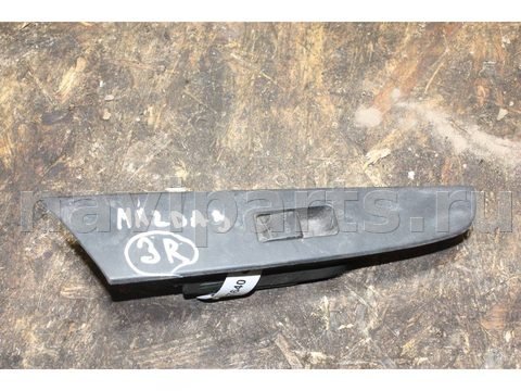 Кнопка стеклоподъёмника задняя правая Mazda 3, 2004 г., арт. 007640