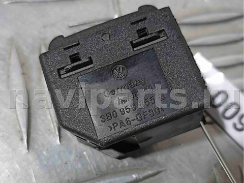 Кнопка стеклоподъёмника задняя правая Volkswagen Golf, 1999 г., арт. 009566, фото 2