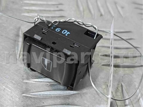 Кнопка стеклоподъёмника задняя правая Volkswagen Passat, 2002 г., арт. 011204