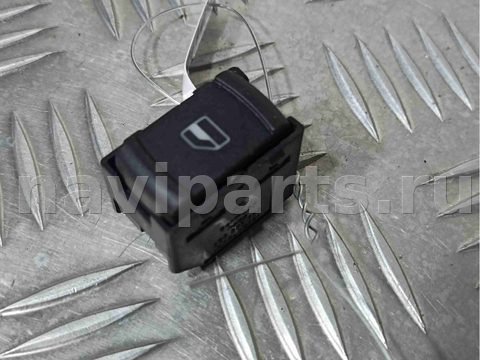Кнопка стеклоподъёмника задняя правая Volkswagen Passat, 1998 г., арт. 011258