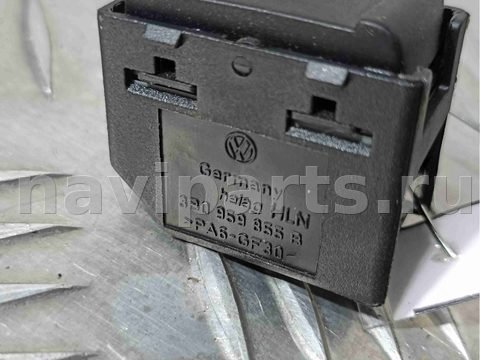 Кнопка стеклоподъёмника задняя правая Volkswagen Golf, 2004 г., арт. 011362, фото 2