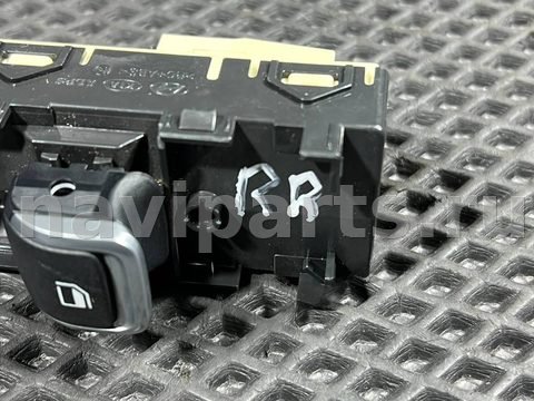 Кнопка стеклоподъёмника задняя правая Kia Sorento, 2023 г., OEM 93581P2000, арт. 01613172, фото 6