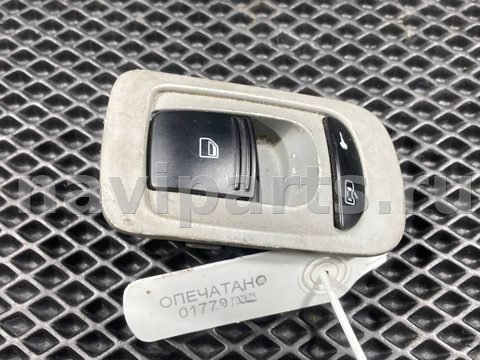 Кнопка стеклоподъёмника задняя правая Porsche Cayenne, 2006 г., арт. 01778642, фото 3