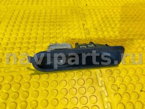 Кнопка стеклоподъёмника задняя правая Renault Scenic, 2006 г., арт. 10330