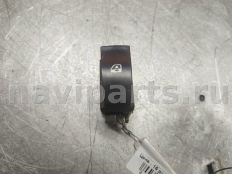 Кнопка стеклоподъёмника задняя правая Renault Scenic, 2003 г., арт. 104946