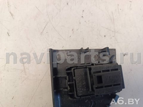 Кнопка стеклоподъёмника задняя правая Skoda Octavia A7, 2016 г., арт. 108513942, фото 4