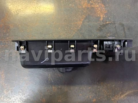 Кнопка стеклоподъёмника задняя правая Mini Countryman, 2017 г., арт. 11385
